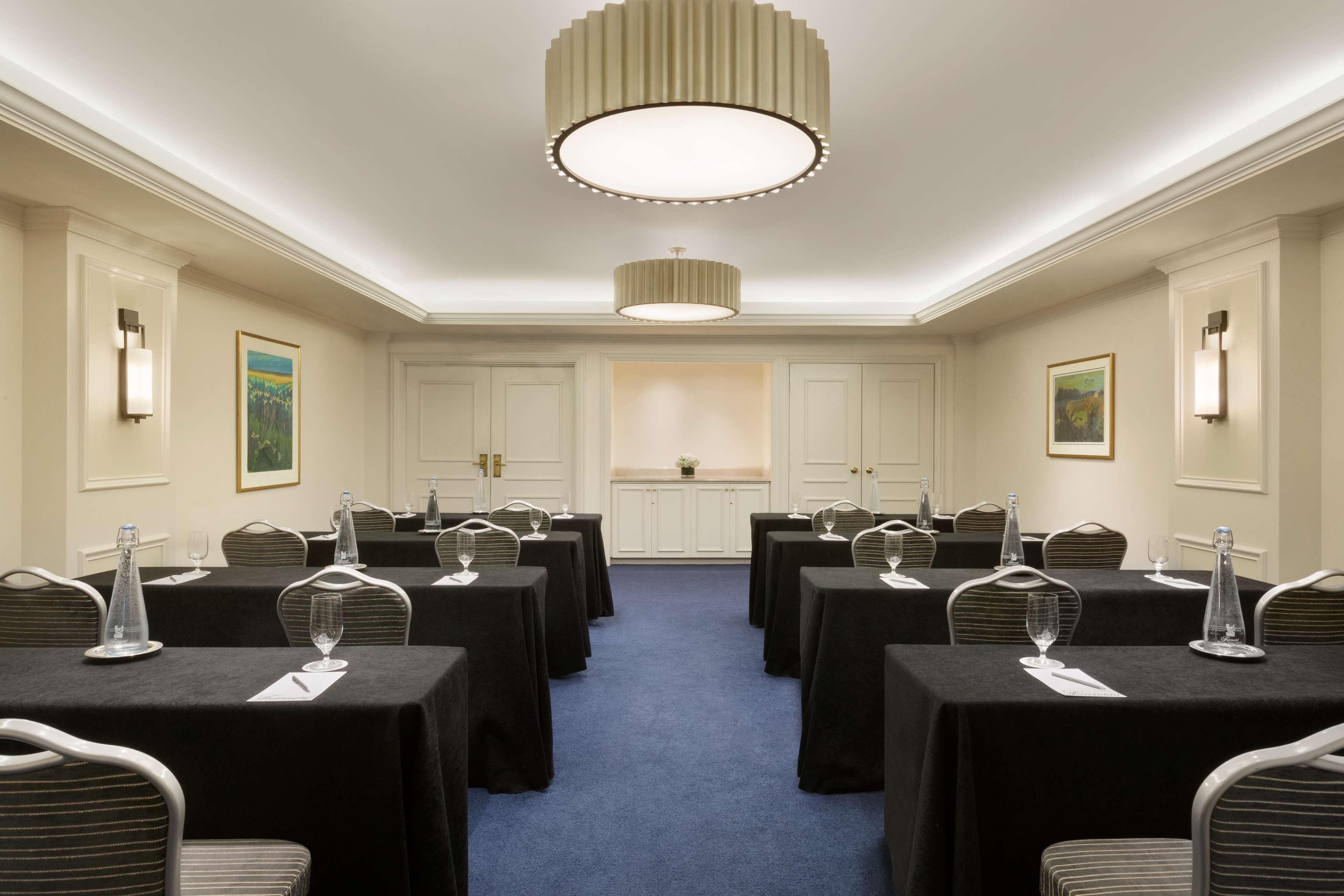 Fairmont Hotel Vancouver Dış mekan fotoğraf The meeting room